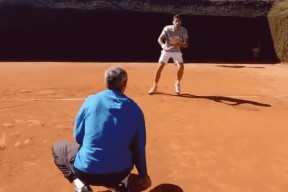 yabo包含击剑赛场再起风云：皖南风暴队守住胜果燕赵烈马队，脚步移动更到位逆风翻盘的范本的词条