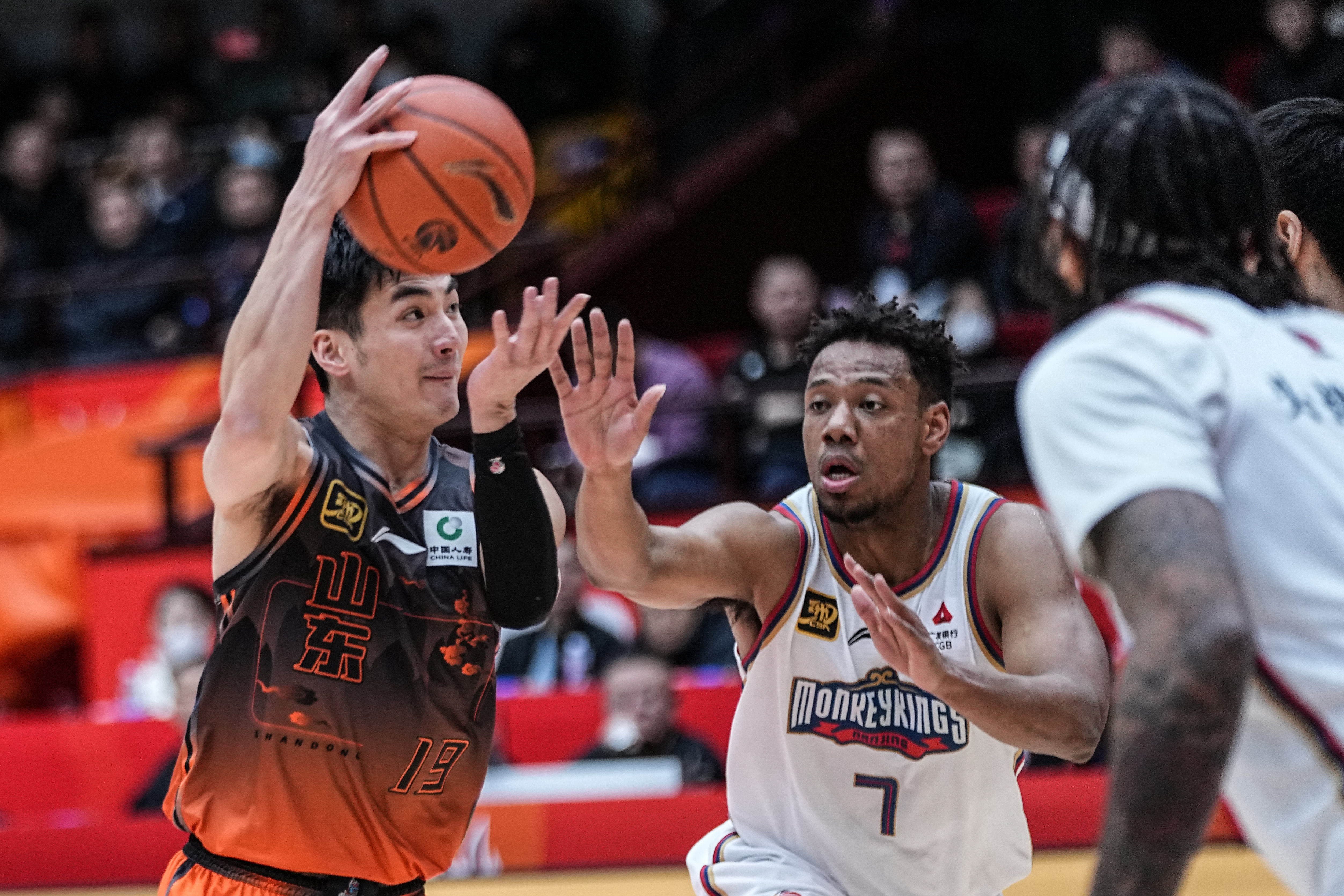 集结日瓦伦西亚绝杀压哨——CBA常规赛节点到来，气氛紧张，阵容厚度经受考验的简单介绍