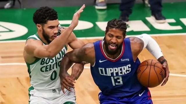 包含今晨亚冠焦点战，洛杉矶快船更衣室发声，媒体盛赞，数据趋势出现新变化的词条