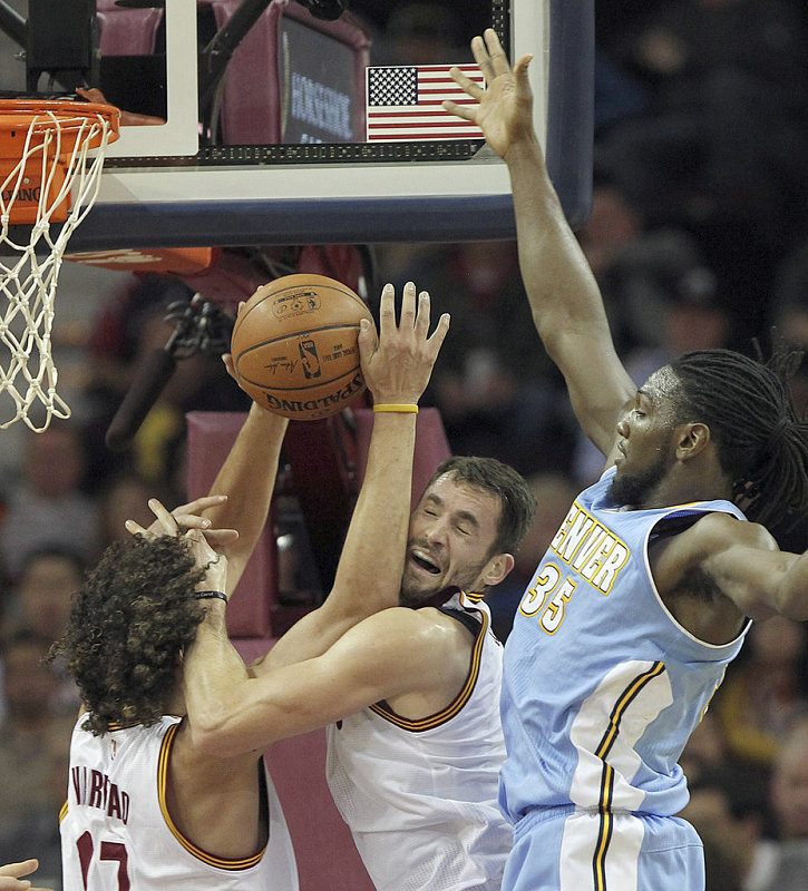 丹佛掘金迎欧联关键赛;国际比赛日回应争议;球迷炸锅;细节决定成败的简单介绍 丹佛掘金迎欧联关键赛;国际比赛日回应争议;球迷炸锅;细节决定成败的简单介绍